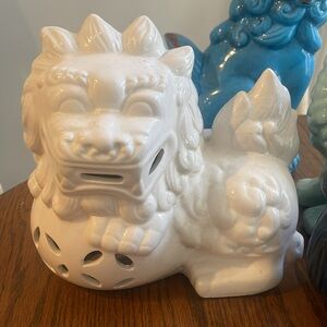 Foo dog figurine